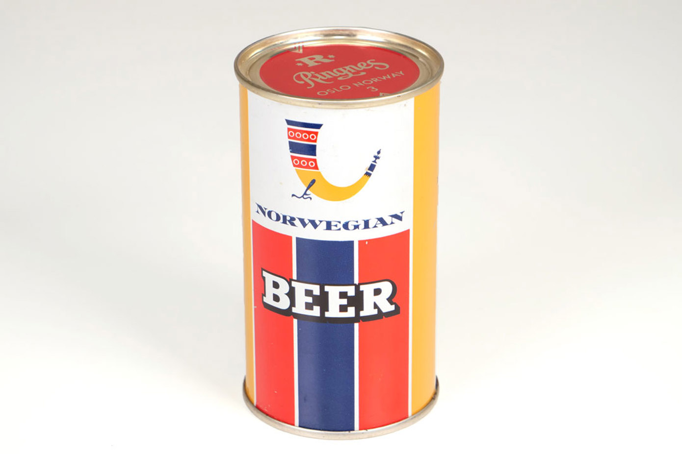 De første ølboksene var betydelig tyngre enn i dag og måtte åpnes med boksåpner.